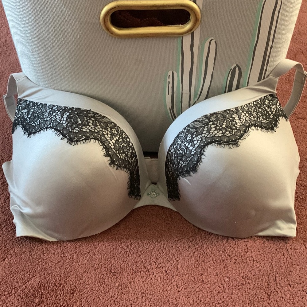 Victoria’s Secret push up bra
